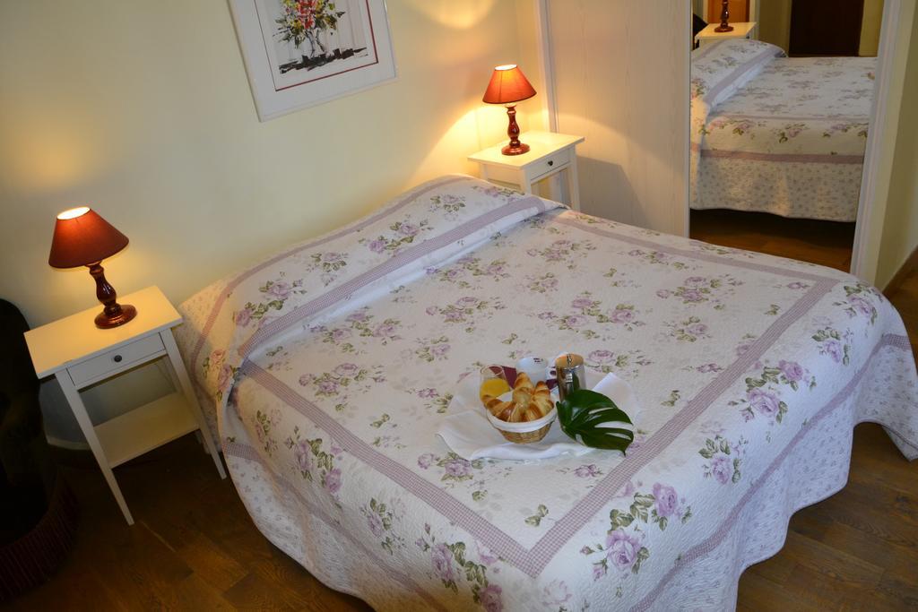 Hotellerie De L'Esplanade Rians  الغرفة الصورة