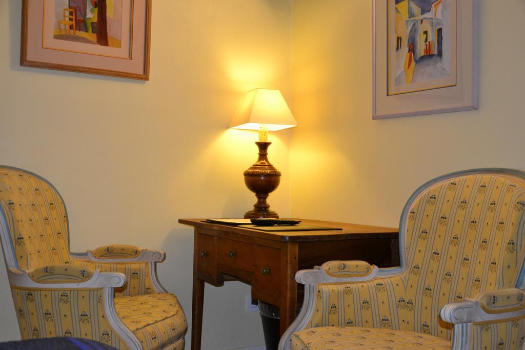 Hotellerie De L'Esplanade Rians  الغرفة الصورة