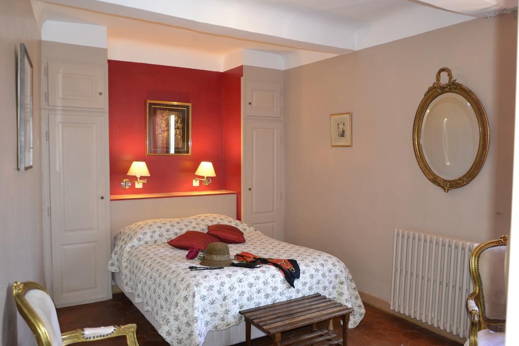 Hotellerie De L'Esplanade Rians  الغرفة الصورة